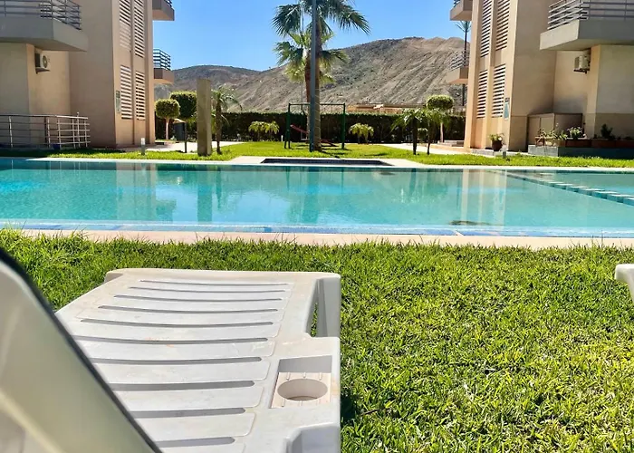 Azra Homes Famille Uniquement